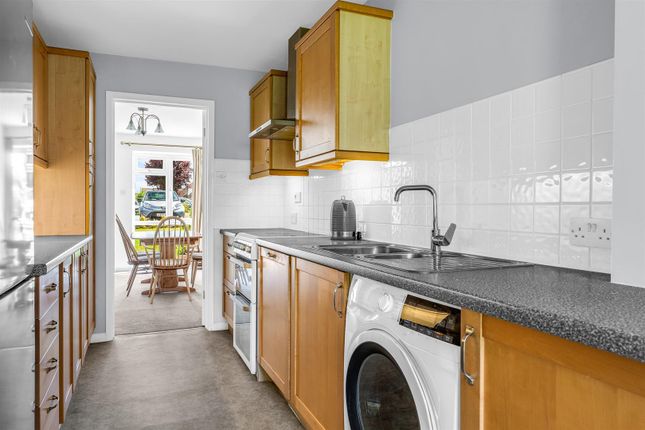 28, The Ridings, Hertford photo 4