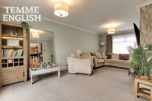 63 Hockley Road, Basildon photo 5