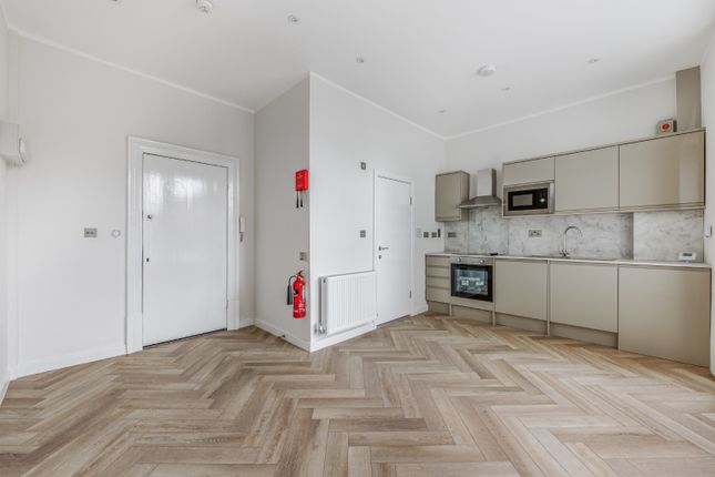 73 Comeragh Road, Greater London photo 2