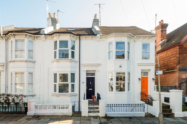 8 Robertson Road-1.Jpg