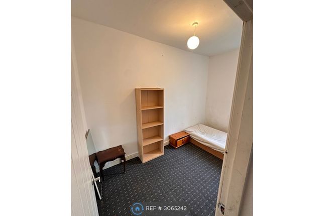 Howsin St, Burnley photo 3