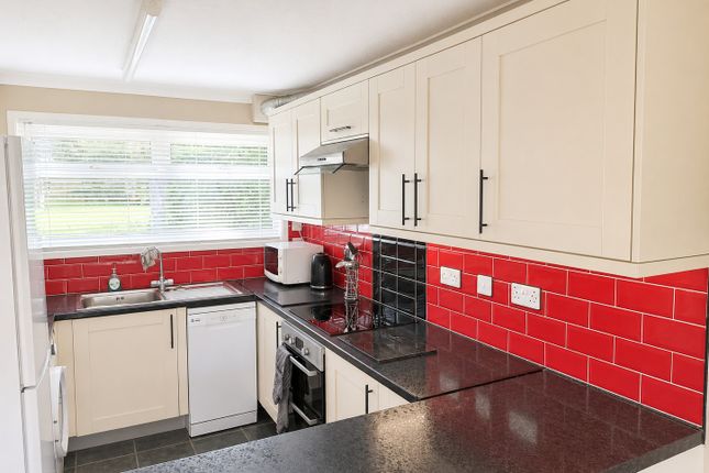 46, Lythemere, Peterborough photo 2