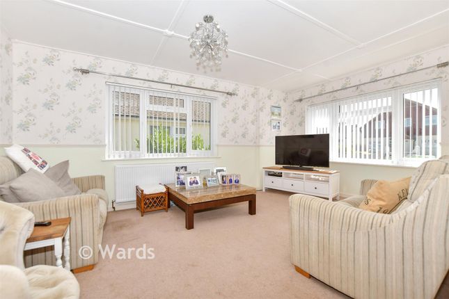 22, Seaview Road, Greatstone photo 3