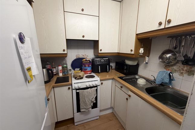 Flat 320, Homecove House, Holland Road, Westcliff-On-Sea photo 3