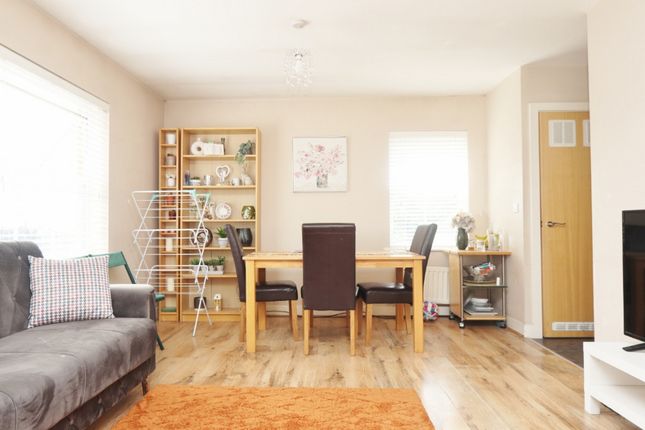 5, Greenwich Court, Romford photo 4