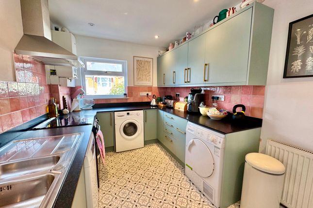 35 Ryll Grove, Exmouth photo 4