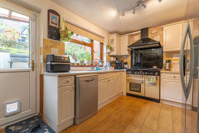 5 Elizabeth Row, Pontypool photo 2