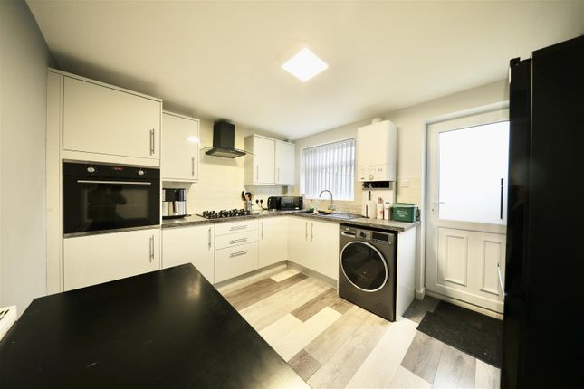 18, Plowden Road, Hull photo 3
