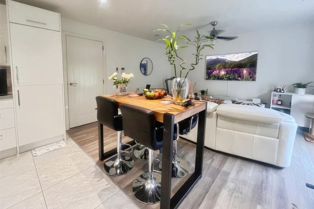 Lounge/Kitchen