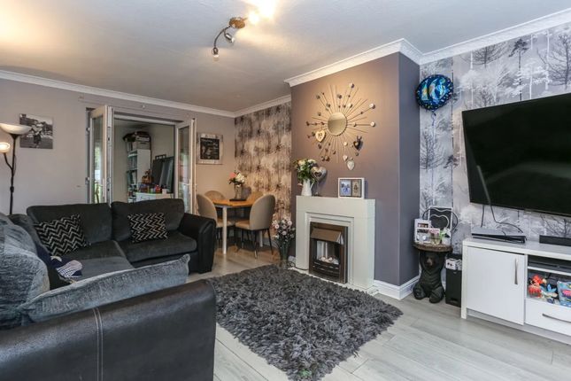 32 Roundhill View, Accrington photo 3