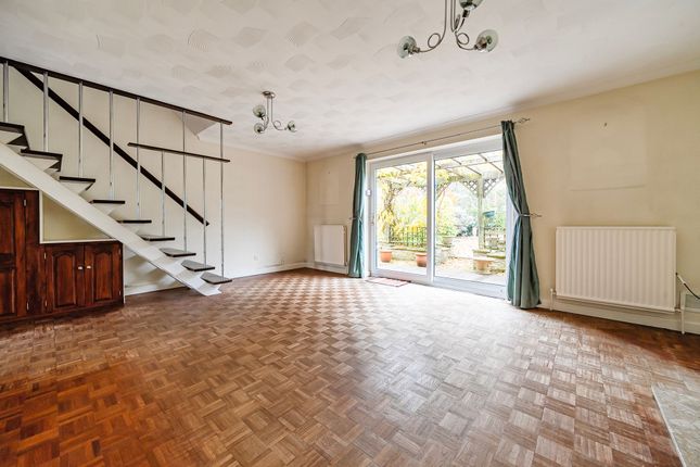 6 Beech Tree Drive, Farnham photo 2