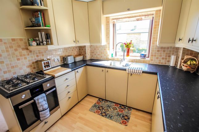 120, Washington Crescent, Newton Aycliffe photo 2
