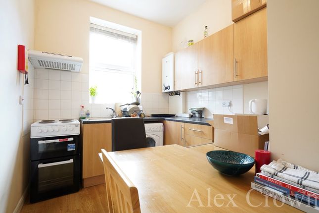 Thumbnail Flat to rent in The Crest, Brecknock Road, London