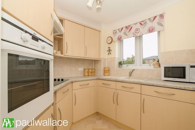 35 Benstede Court, Brocket Road, Hoddesdon photo 3