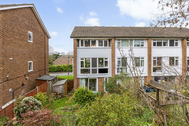 20, Little Bornes, London photo 4