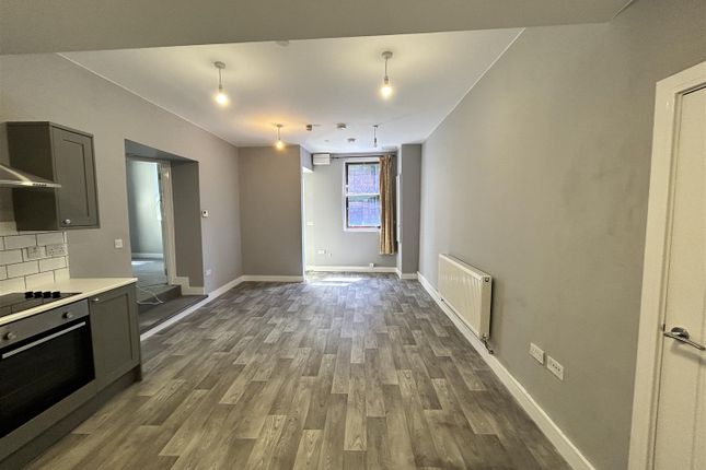 Flat 1, Lloyd Street, Llanelli photo 4