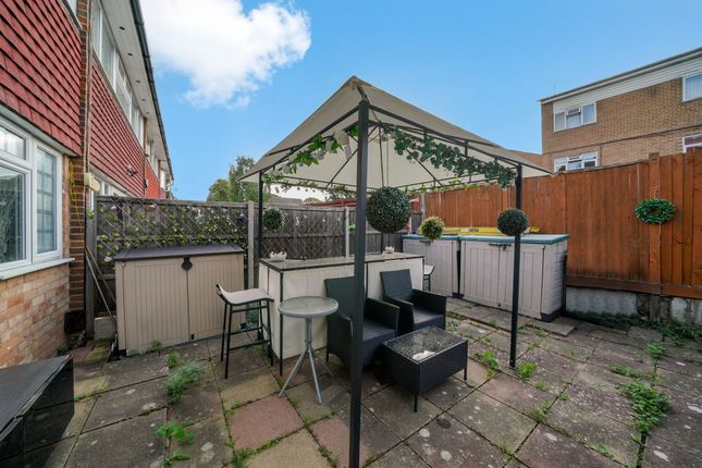 12 Millbank Demesne Road, Wallington photo 3