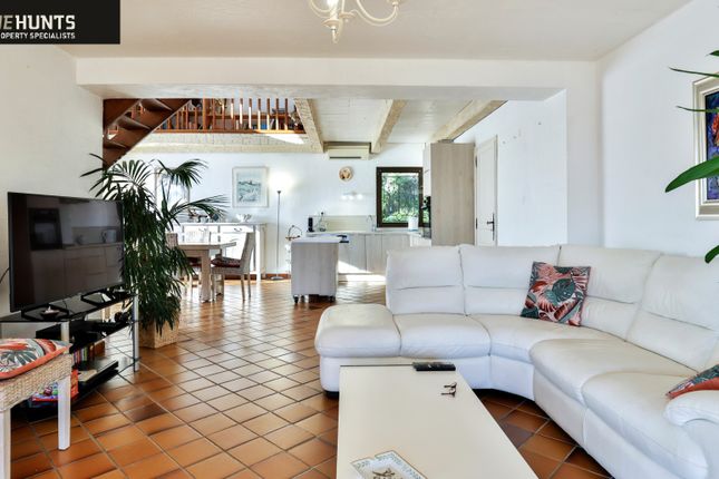 Villa for sale in Gattieres, Vence, St. Paul Area, French Riviera