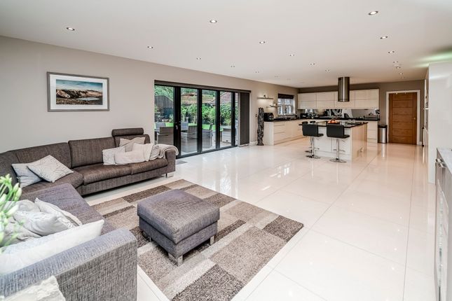 3 Farington Lodge Gardens, Leyland photo 2