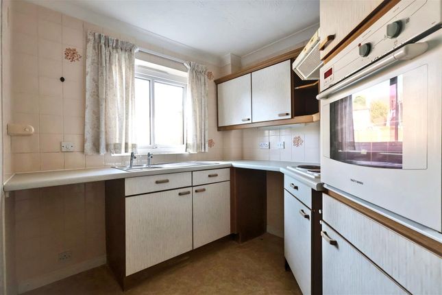 35, Valley Court, Ribblesdale Road, Nottingham photo 3