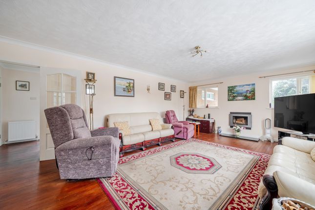 21, Shepherds Way, Liphook photo 4