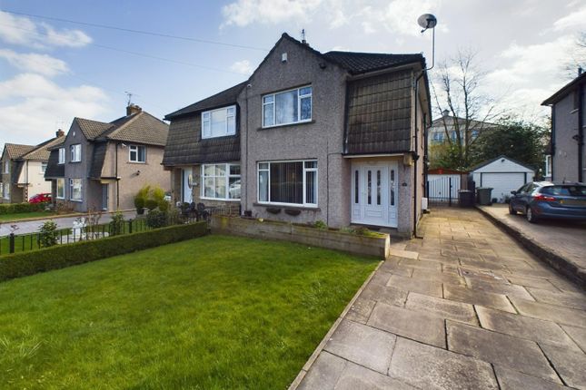 Thumbnail Property for sale in Greycourt Close, Bradford