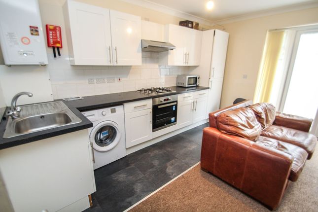 3 Richards Close, Bournemouth photo 4