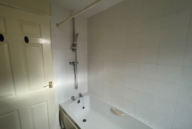 Flat 3, 30 Allan Street, Allan Street, Rotherham photo 5