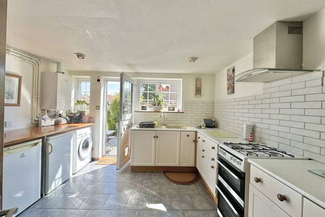 2 Church View, Kingsbury Episcopi, Martock photo 3