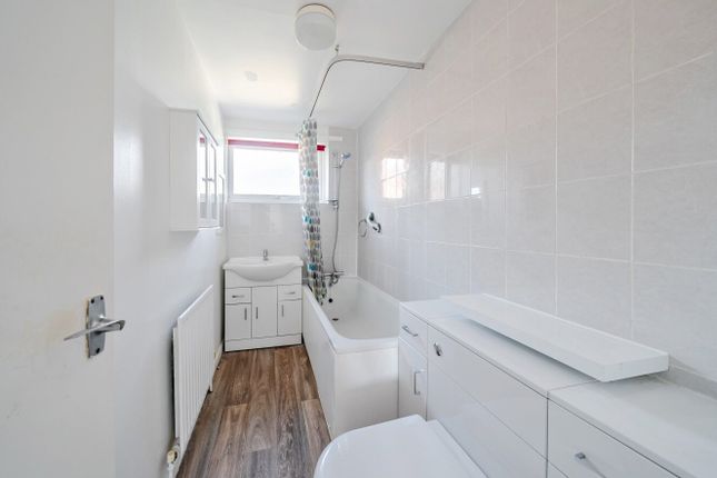 3, Linnets Way, Hampshire photo 4