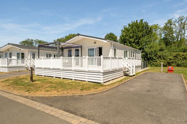 3-bed caravan on 23, Water Lily Meadow, Broadway Lane, £85,000