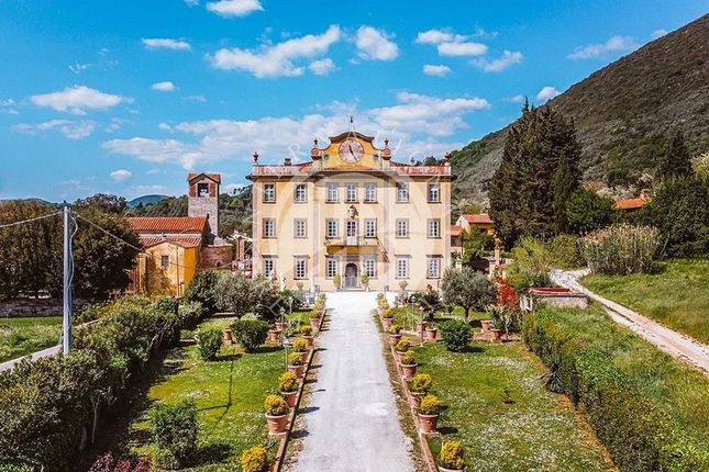 Villa for sale in San Giuliano Terme, Tuscany, 56017, Italy