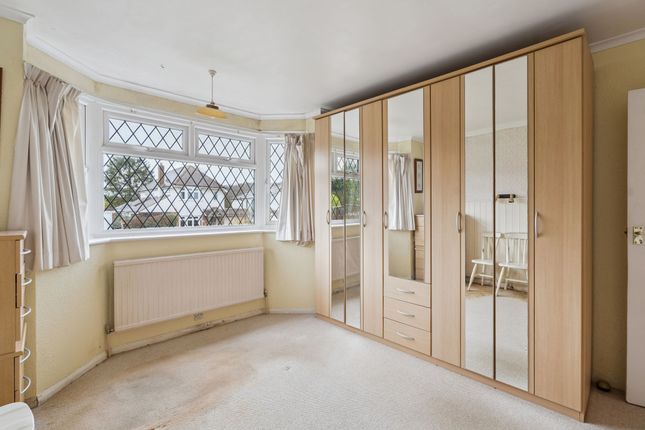 31 Trees Avenue, High Wycombe photo 4
