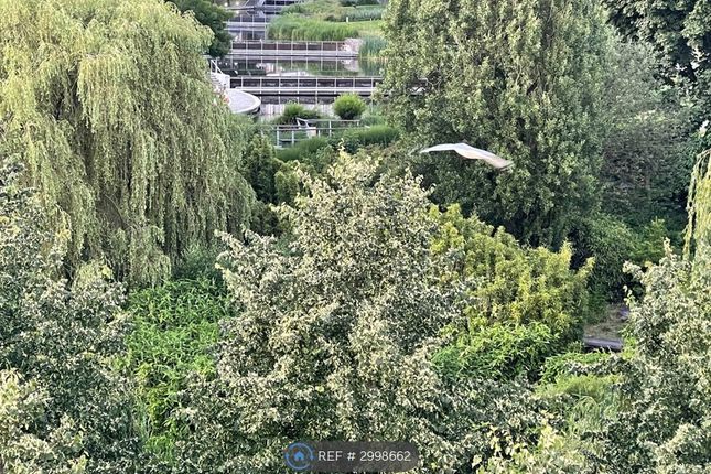 Aqua House, Agate Close, London photo 2