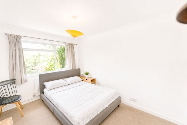 8, Foxdown Close, Kent photo 4