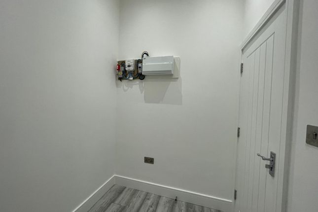 45a The Broadway, Southall photo 5