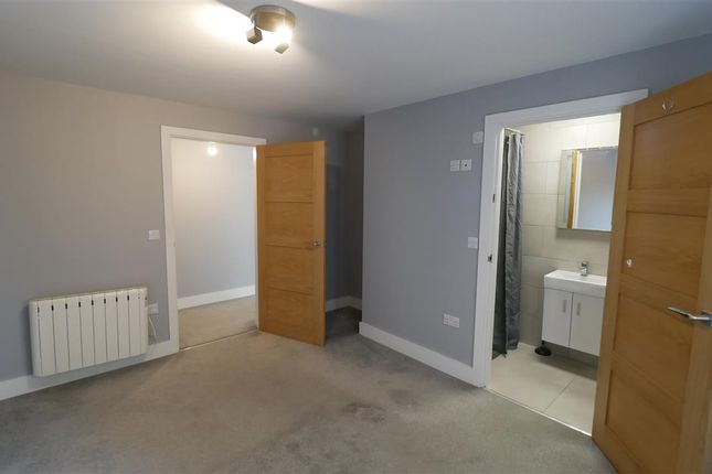Flat 5, Cromwell Court, St Ives photo 4