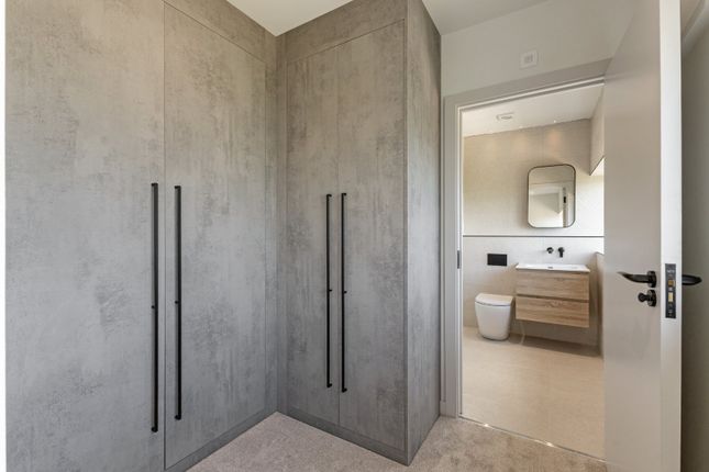 Shackleton Penthouse, Newtown Road photo 4