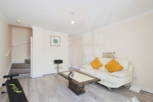 65, Ware Point Drive, London photo 2