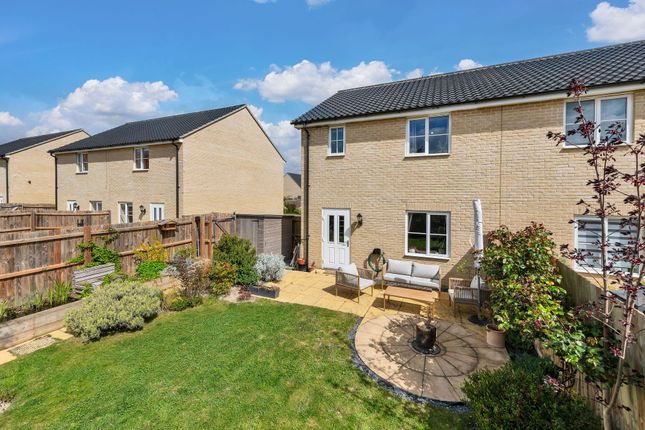 10 Poppy Crescent, Royston photo 3