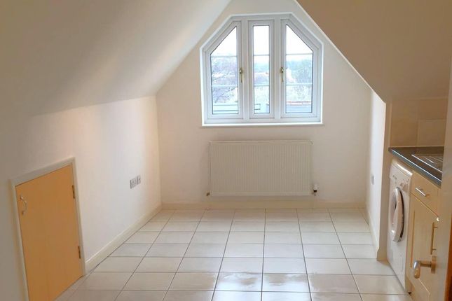 8, Trinity Court, Addlestone photo 2