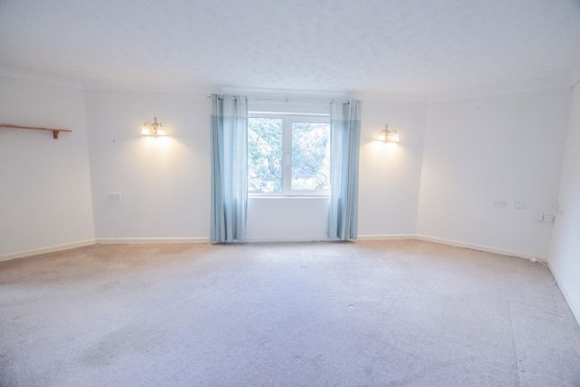 10 Burnards Court, Berrycoombe Road, Bodmin photo 2