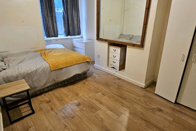 Room to rent in Langton Street(Rooms Shared House ), Salford