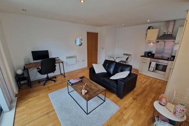 Apartment 12, Pearl House,  2 Lower Ormond Street, Manchester photo 2