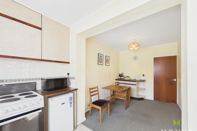 39, Roden Grove, Shrewsbury photo 4