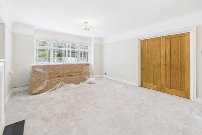 232, Stockingstone Road, Luton photo 3