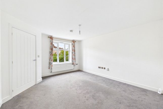 18, Vale View Road, Ipswich photo 2