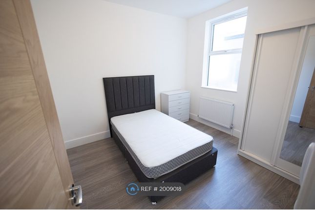 Room to rent in Davidson Road, Croydon
