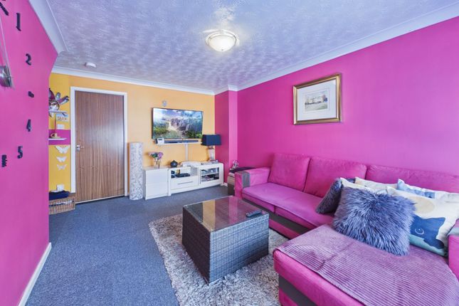 4 Knightsbridge Court, Hull photo 2