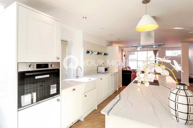 Thumbnail Flat to rent in Bishop Street, Portsmouth, Hampshire